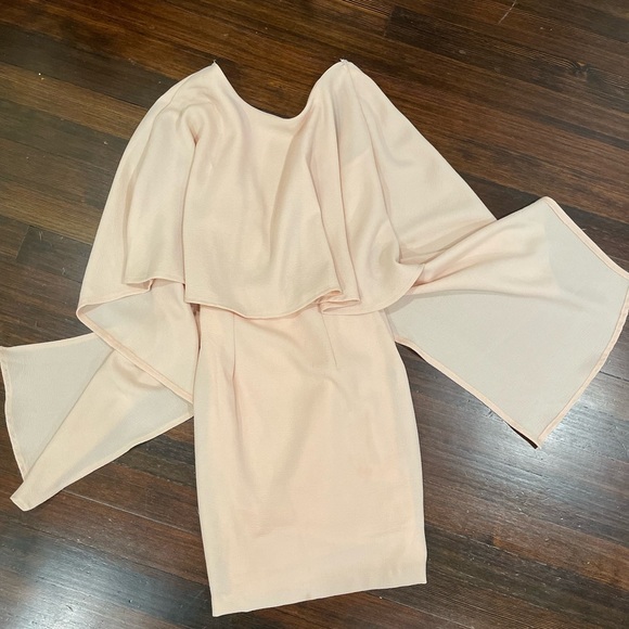 Best is yet to come Backless cape mini bodycon Lulu’s dress peach dress small - Picture 5 of 6